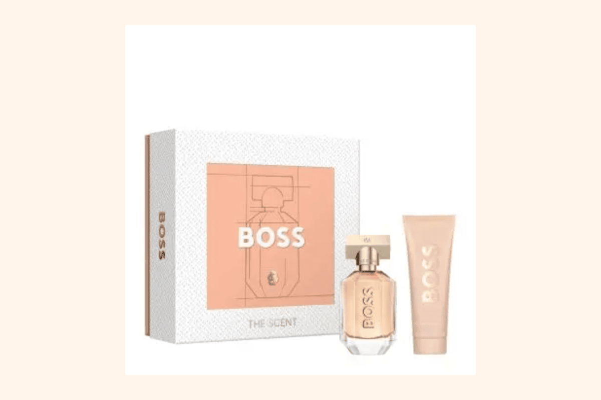 Boss The Scent For Her coffret cadeau eau de parfum 50 ml rechargeable lait corps 75 ml pêche osmanthus musc blanc Beauty Success 80,18 euros au lieu de 106,90 euros -25 %