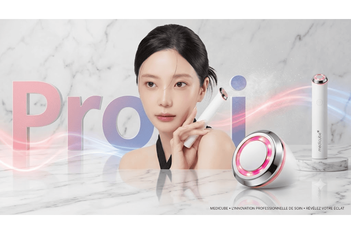 medicube AGE-R Booster Pro Mini white appareil soin visage anti-âge multifonction blanc K-beauty Corée modèle coréenne marbre lettrage Pro rose bleu LED rouge bleue YesStyle bon plan