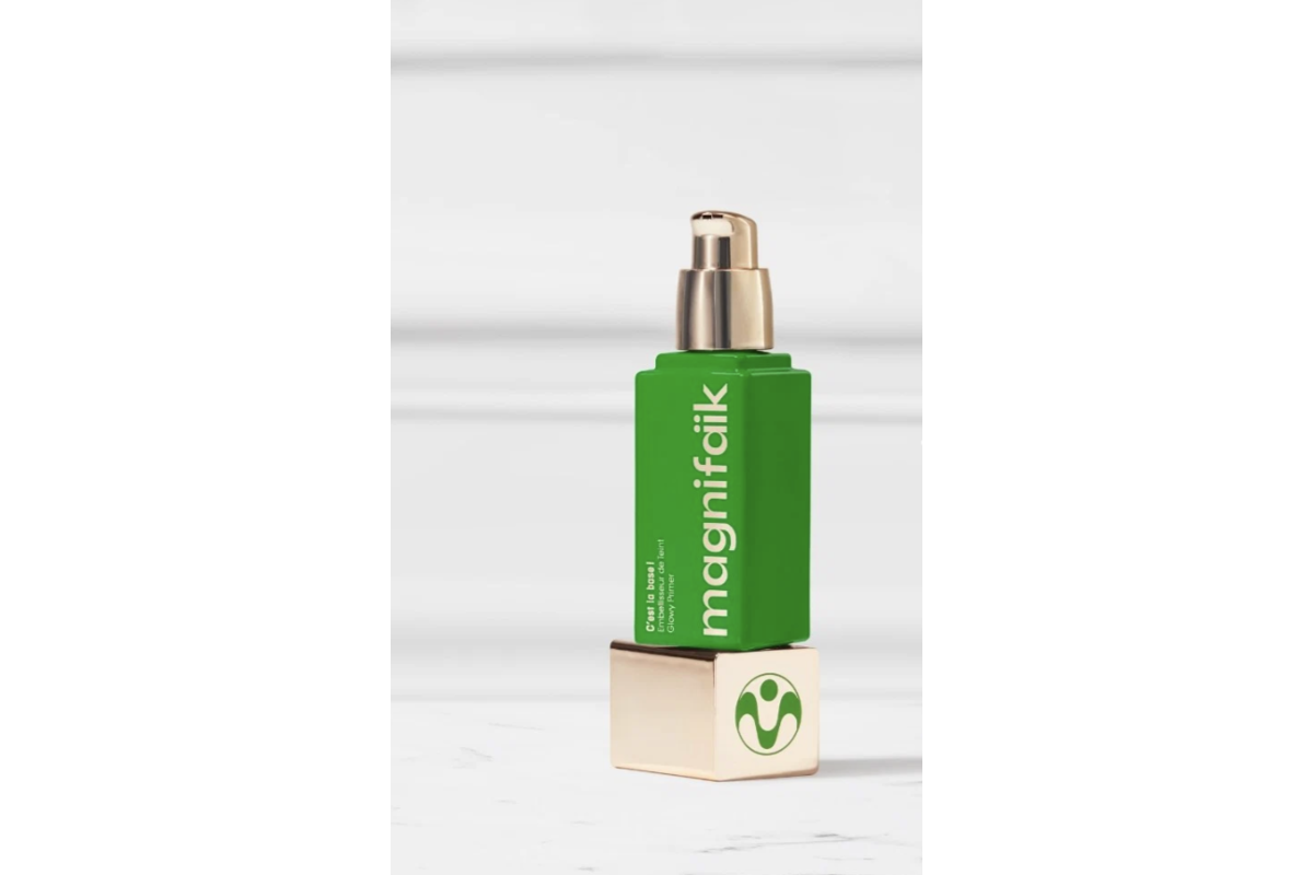 Magnifaïk C'est la base embellisseur de teint glowy primer vert vegan