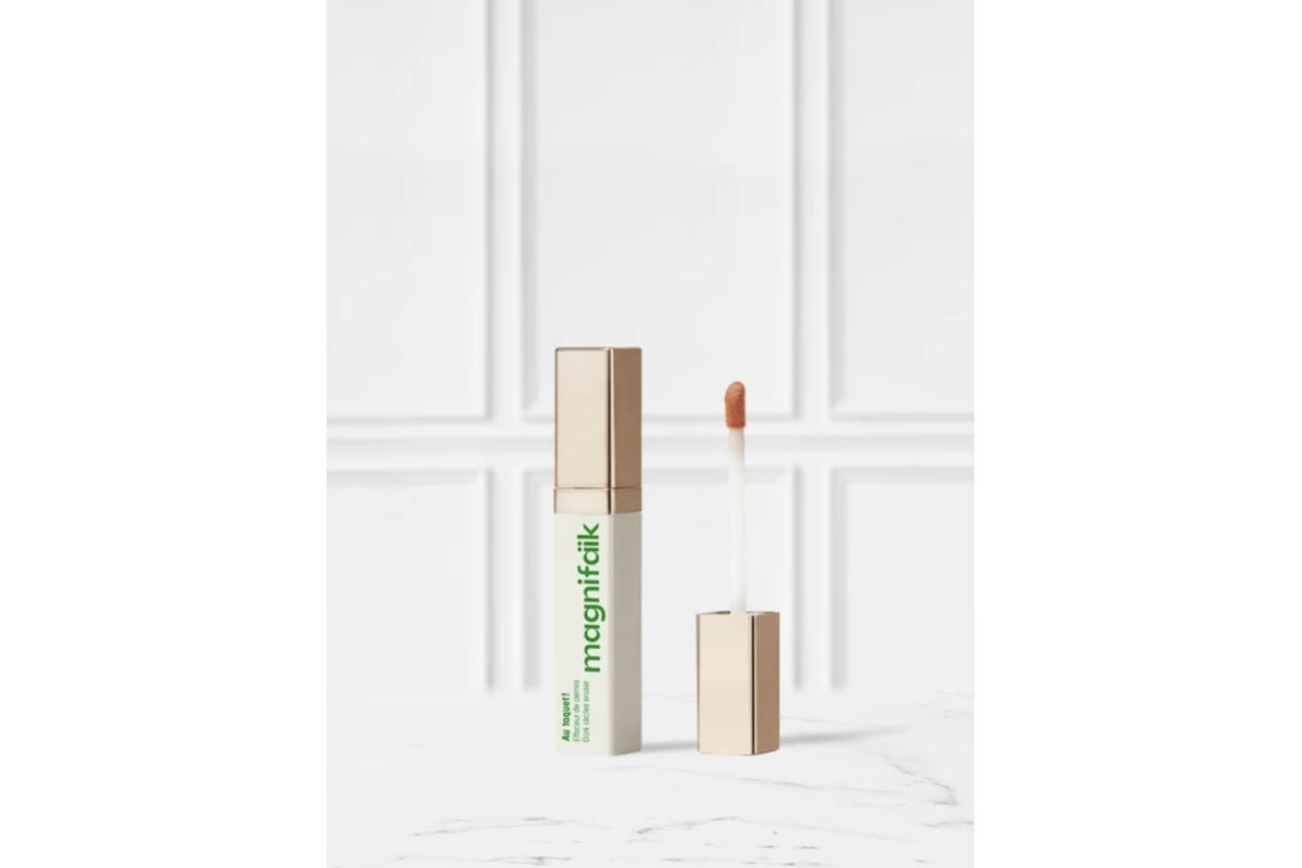Magnifaïk Au taquet Effaceur de Cernes orangé color correcting peach tube doré