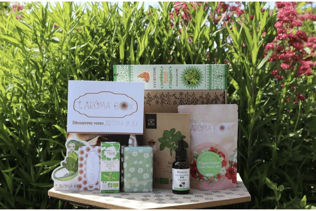 L'Arôma Box Ayurvédique huiles essentielles bio encens ayurvédique tisane pause plaisir savon huile olive accessoires détente