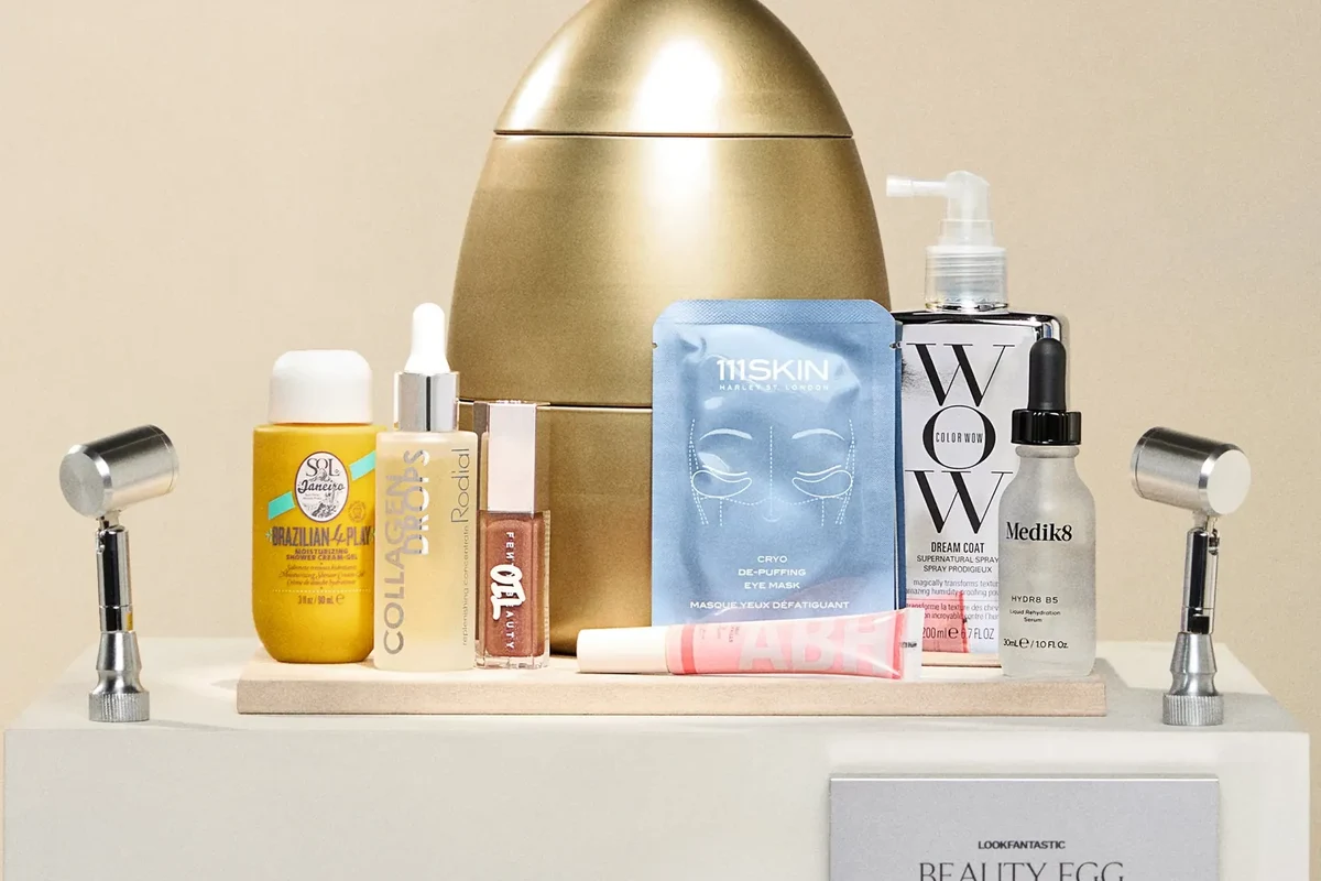 Beauty Egg Lookfantastic avec une sélection de soins et produits de beauté