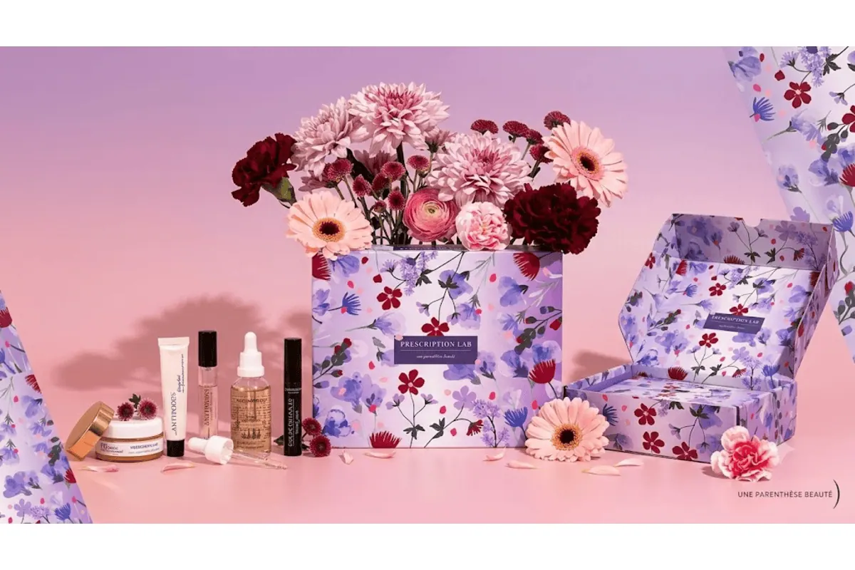 Box Prescription Lab Just Love fleurs violet rose gommage corps fruit de la passion mascara bordeaux parfum Coeur de Pétales huile massage hydratation éclat
