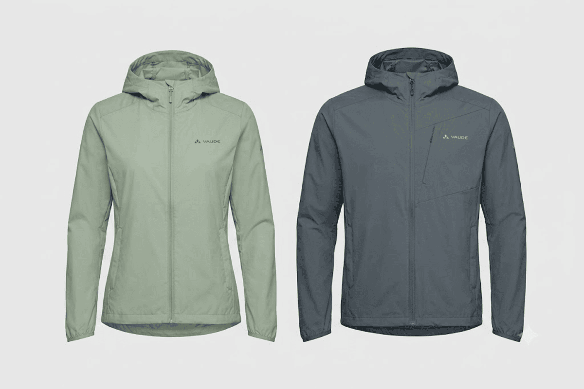 Deux vestes Vaude Scopi 2,5L imperméables ultra légères — modèle femme sauge vert et modèle homme gris avec capuche